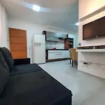 Apartamento novo , poucos metros da praia